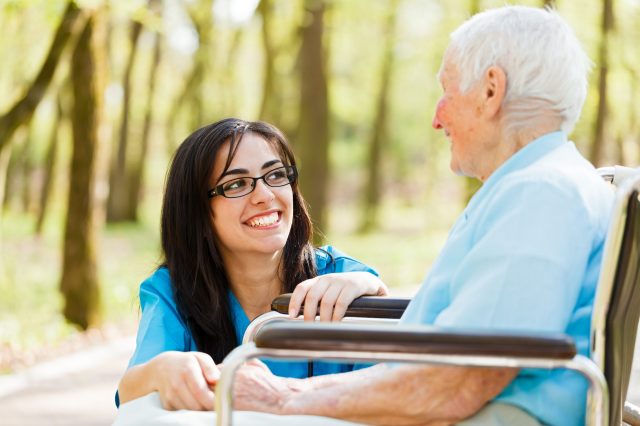 Aged care quality review backs independent regulator, star rating system