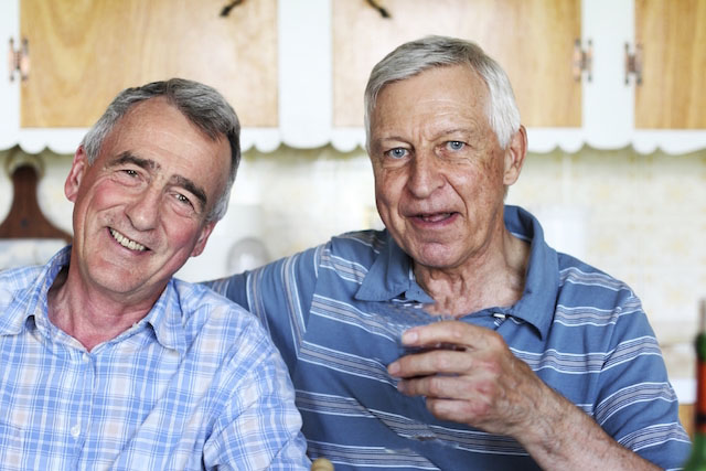 Online courses promoting knowledge and understanding of dementia
