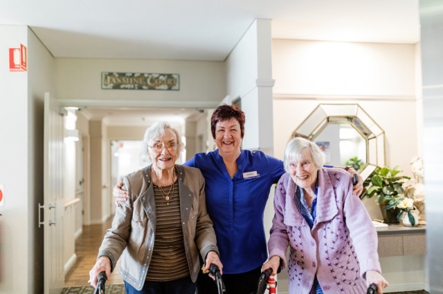 Sue with PV residents