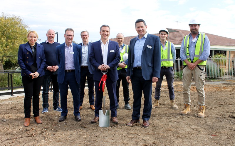 Belinda Campbell Mario Dreosti David Norton Emmet O'Donovan Ben Sarre Terry Tsapaliaris Darren Birbeck & Sarah builders 2