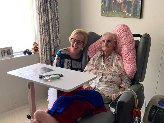 Margaret (Peg) Roesler and daughter Christine Salleh 1